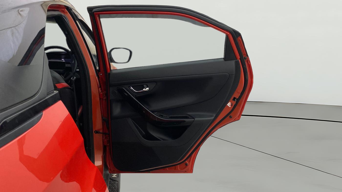 2024 Tata NEXON FEARLESS SUNROOF DUAL TONE 1.2 PETROL, Petrol, Manual, 5,972 km, RHS Rear Door