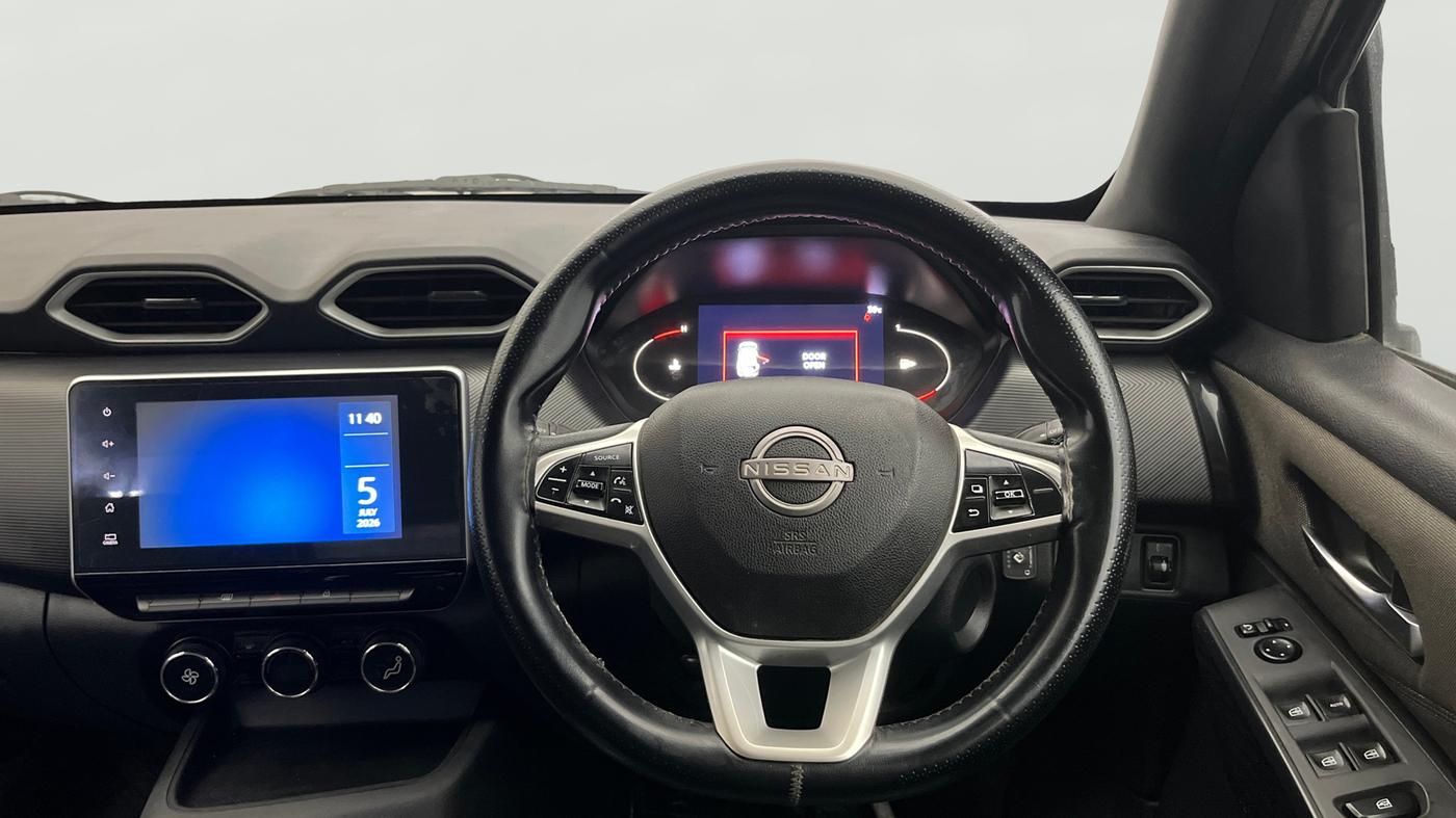 2025 Nissan MAGNITE N-Connecta B4D 1.0 Petrol MT, CNG, Manual, 26,116 km, Steering Wheel Close Up