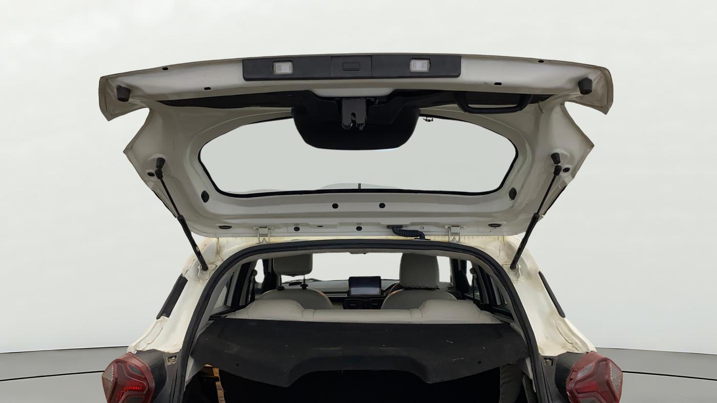 2024 Tata PUNCH ADVENTURE AMT, Petrol, Automatic, 8,174 km, Boot Door Open