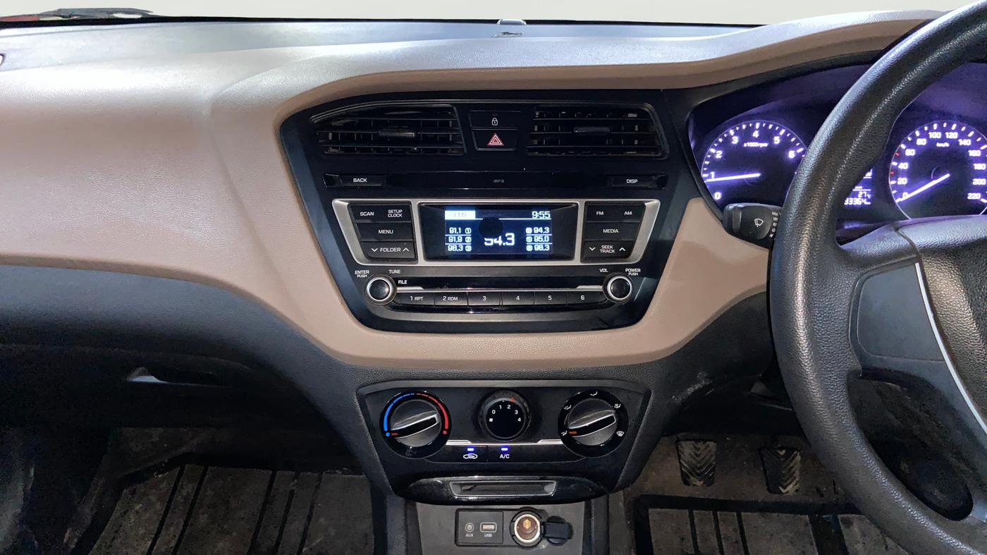 2017 Hyundai Elite i20 MAGNA EXECUTIVE 1.2, Petrol, Manual, 33,283 km, Air Conditioner