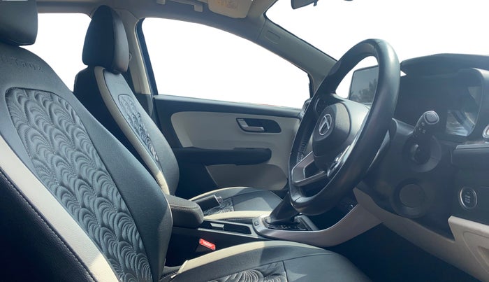 2023 Tata ALTROZ XZA + SUNROOF, Petrol, Automatic, 24,105 km, Right Side Front Door Cabin