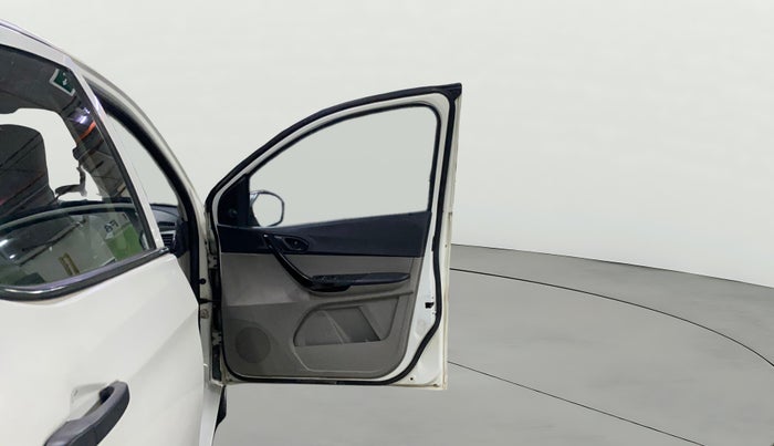 2017 Tata Tiago XM PETROL, Petrol, Manual, 55,754 km, RHS Front Door