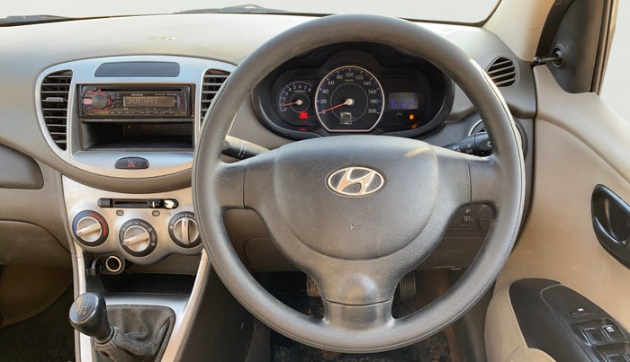 2014 Hyundai i10 MAGNA 1.1, Petrol, Manual, 66,739 km, Steering Wheel Close Up