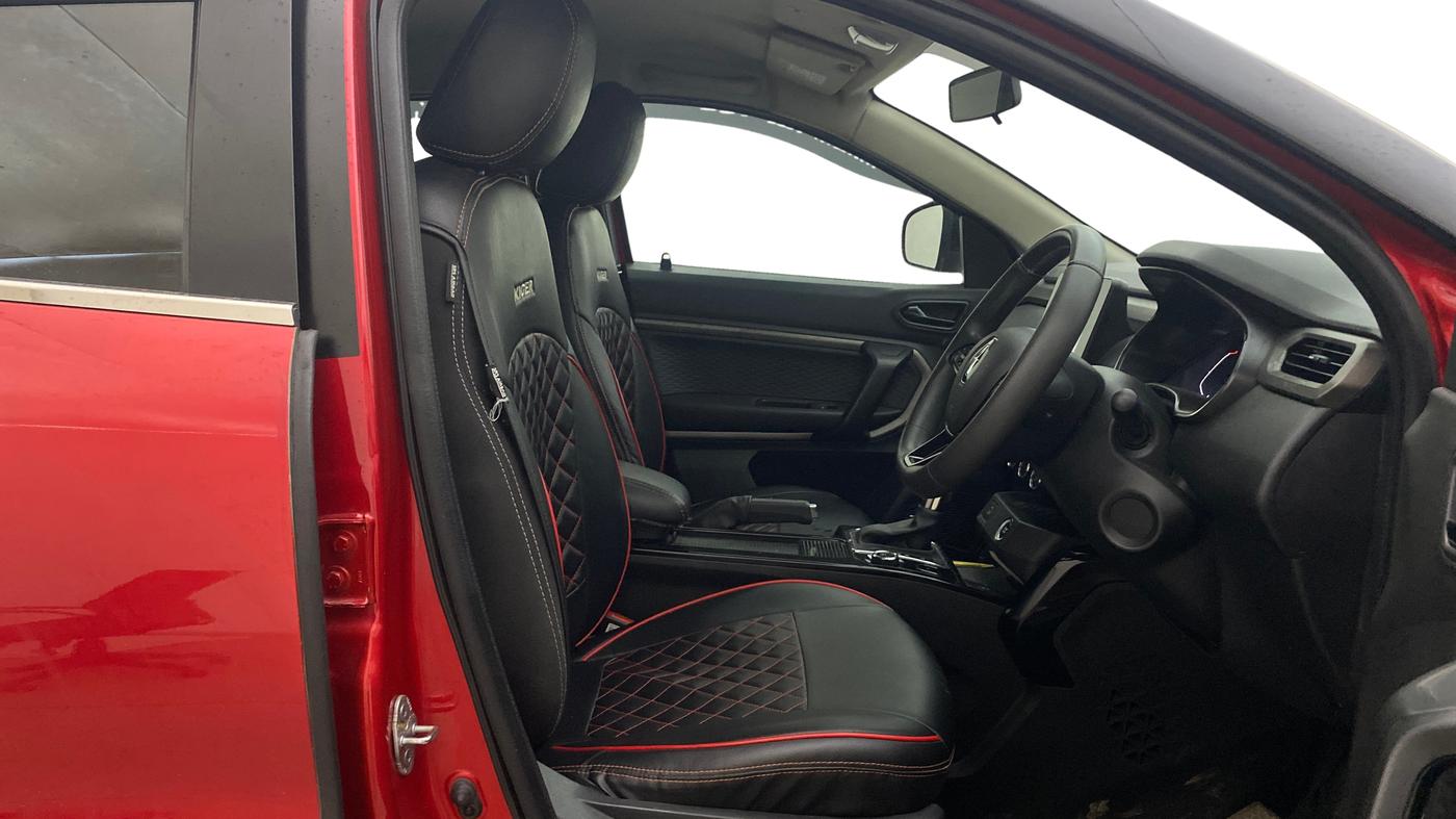 2021 Renault Kiger RXZ TURBO CVT DUAL TONE, Petrol, Automatic, 53,946 km, Right Side Front Door Cabin