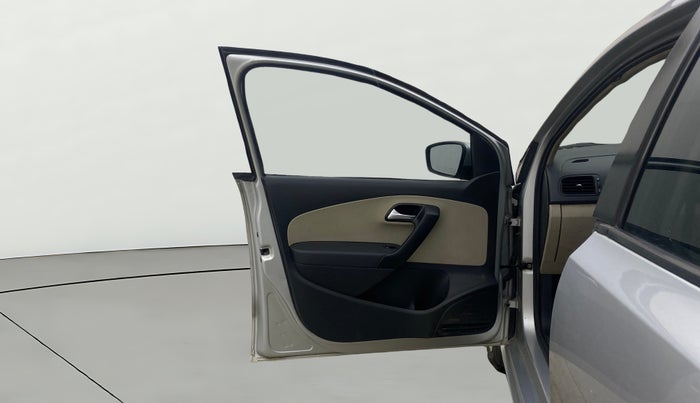 2014 Volkswagen Polo COMFORTLINE 1.5L, Diesel, Manual, 1,13,971 km, LHS Front Door