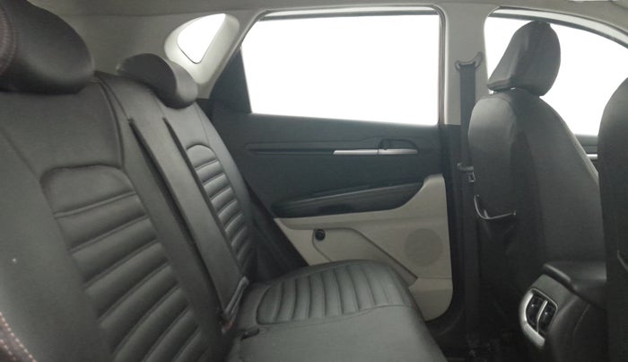 2020 KIA SONET HTX 1.0 IMT, Petrol, Manual, 98,086 km, Right Side Rear Door Cabin