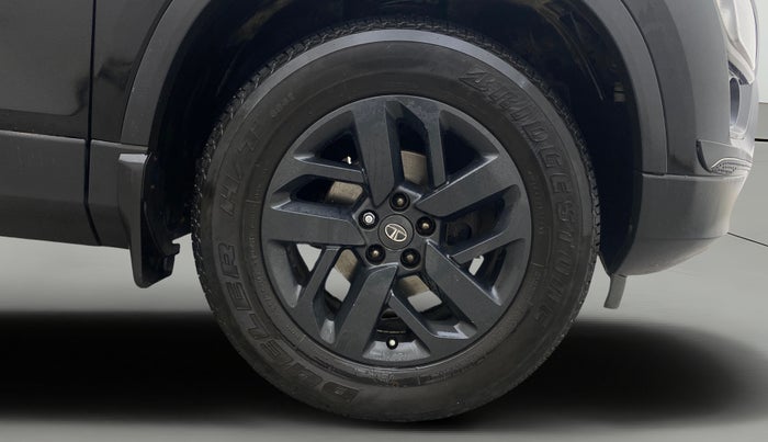 2020 Tata Harrier XZA PLUS 2.0L DARK EDITION, Diesel, Automatic, 1,15,220 km, Right Front Wheel