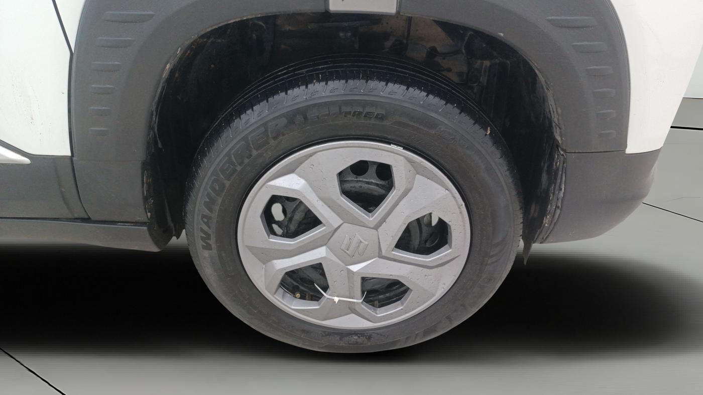2024 Maruti BREZZA VXI AT SMART HYBRID, Petrol, Automatic, 19,851 km, Right Front Wheel