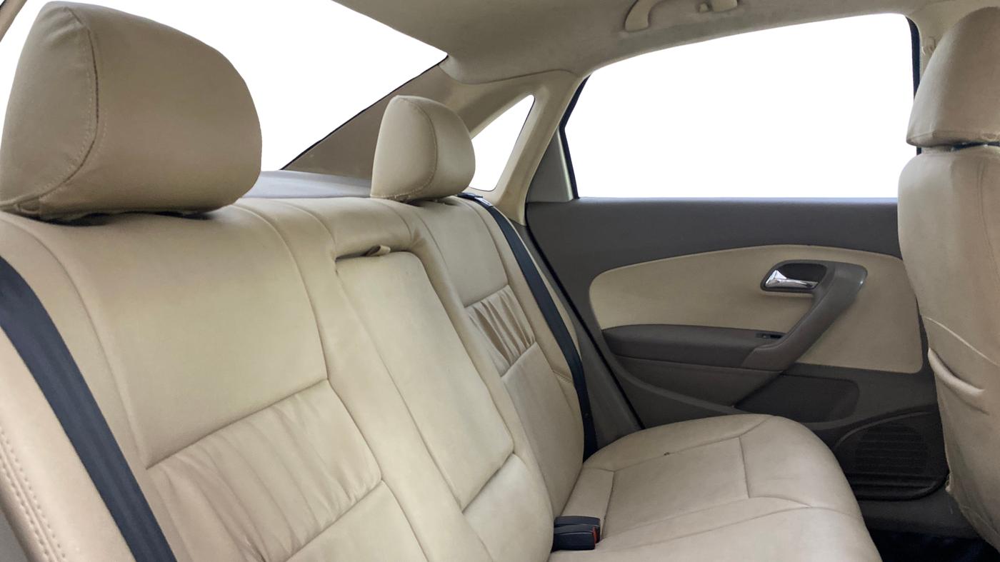 2014 Skoda Rapid 1.6 MPI AMBITION PLUS AT, Petrol, Automatic, 62,551 km, Right Side Rear Door Cabin