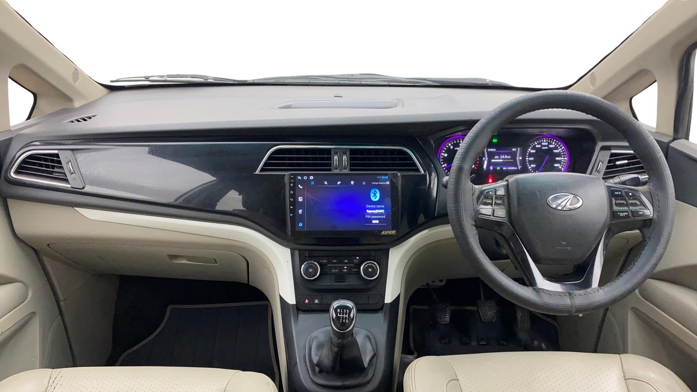 2018 Mahindra MARAZZO M8 7 STR, Diesel, Manual, 1,31,905 km, Dashboard