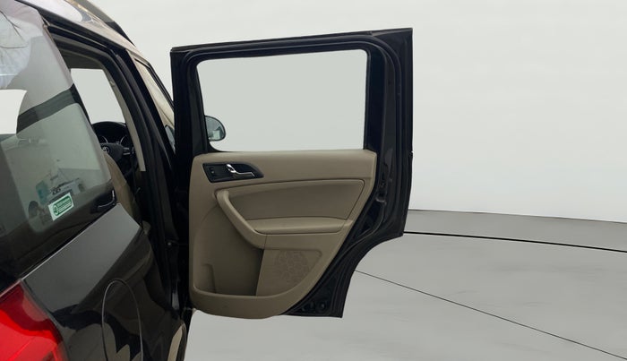 2016 Skoda Yeti STYLE 4X4, Diesel, Manual, 1,46,970 km, RHS Rear Door