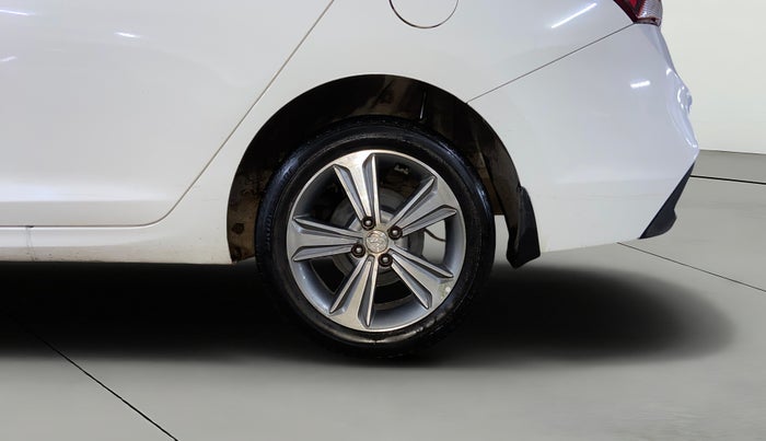 2018 Hyundai Verna 1.6 CRDI SX, Diesel, Manual, 1,20,885 km, Left Rear Wheel