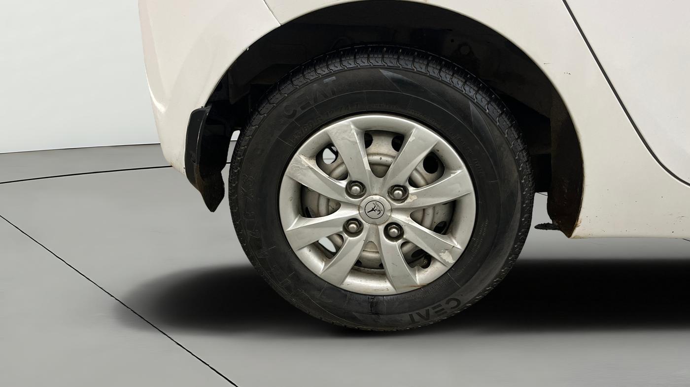 2015 Hyundai Eon D-LITE+, Petrol, Manual, 49,185 km, Right Rear Wheel