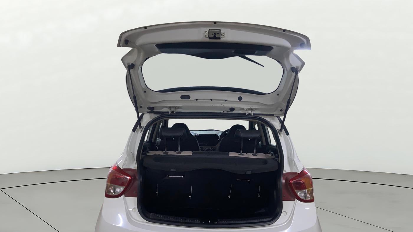 2016 Hyundai Grand i10 ASTA (O) AT 1.2 KAPPA VTVT, Petrol, Automatic, 52,189 km, Boot Door Open