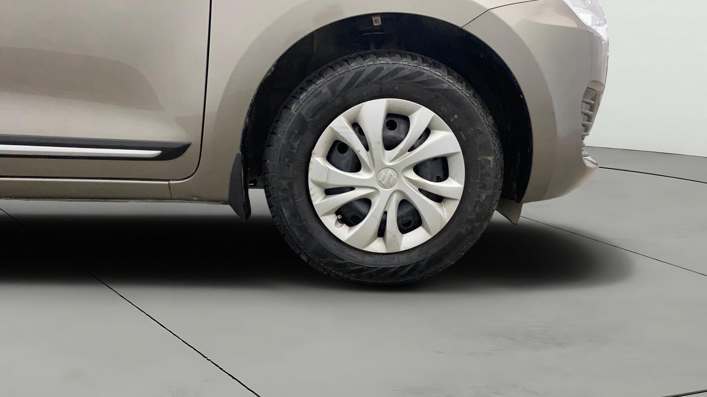 2022 Maruti Swift VXI, Petrol, Manual, 14,155 km, Right Front Wheel