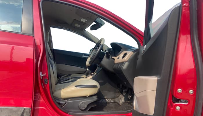 2014 Hyundai Xcent SX 1.2 (O), Petrol, Manual, 40,162 km, Right Side Front Door Cabin