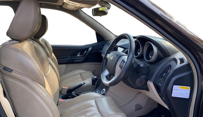 2016 Mahindra XUV500 W10 AT, Diesel, Automatic, 1,00,535 km, Right Side Front Door Cabin