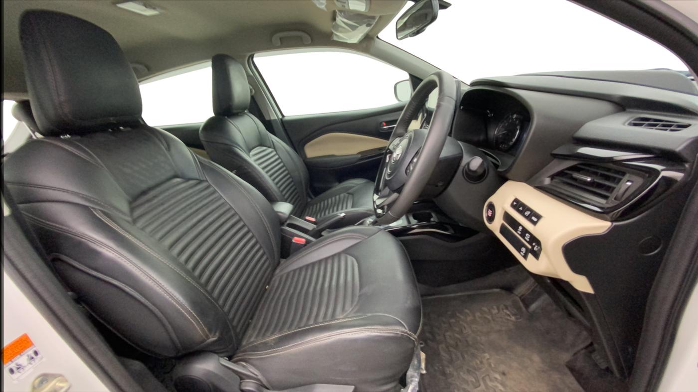 2024 Toyota Glanza V AMT, Petrol, Automatic, 18,128 km, Right Side Front Door Cabin