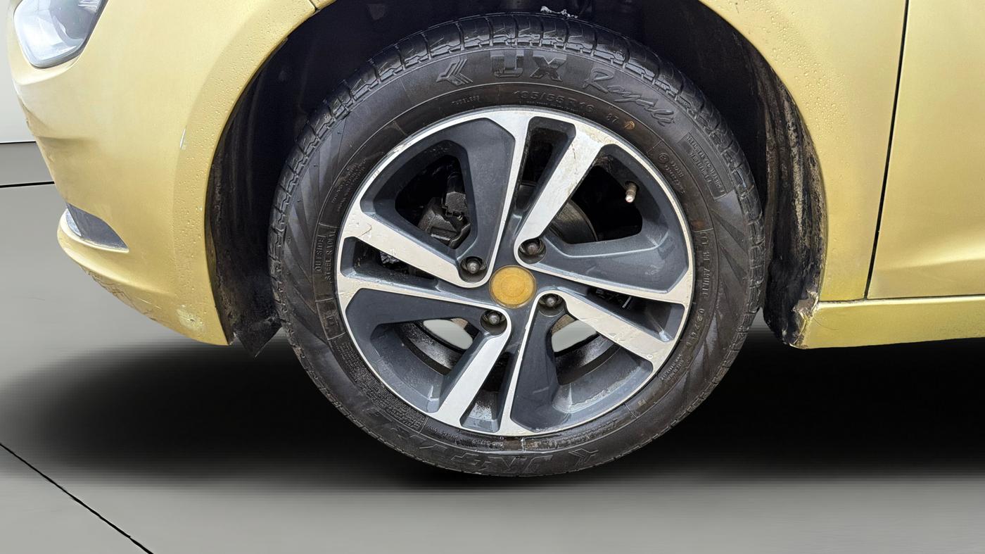 2020 Tata ALTROZ XZ PETROL, Petrol, Manual, 64,354 km, Left Front Wheel