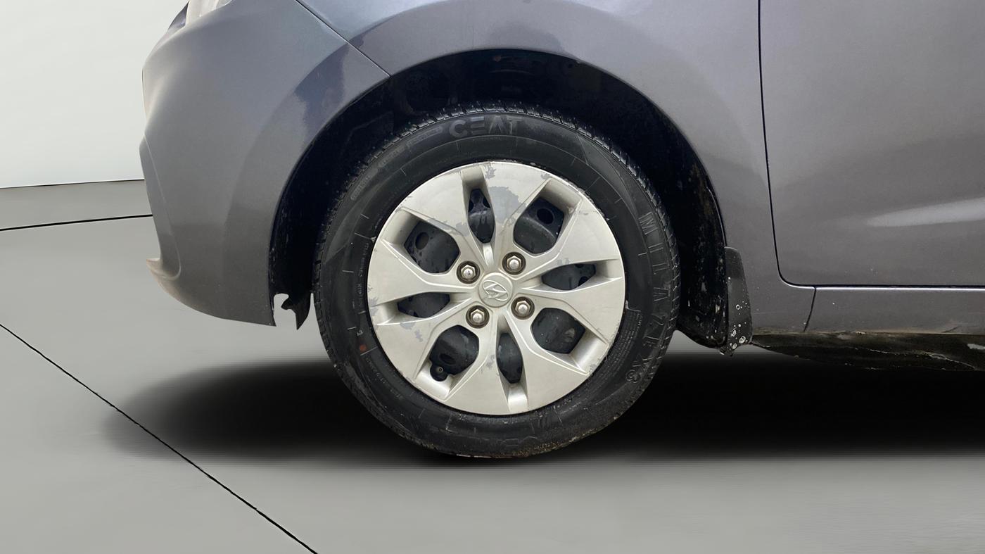 2017 Hyundai Xcent S AT 1.2, Petrol, Automatic, 64,473 km, Left Front Wheel