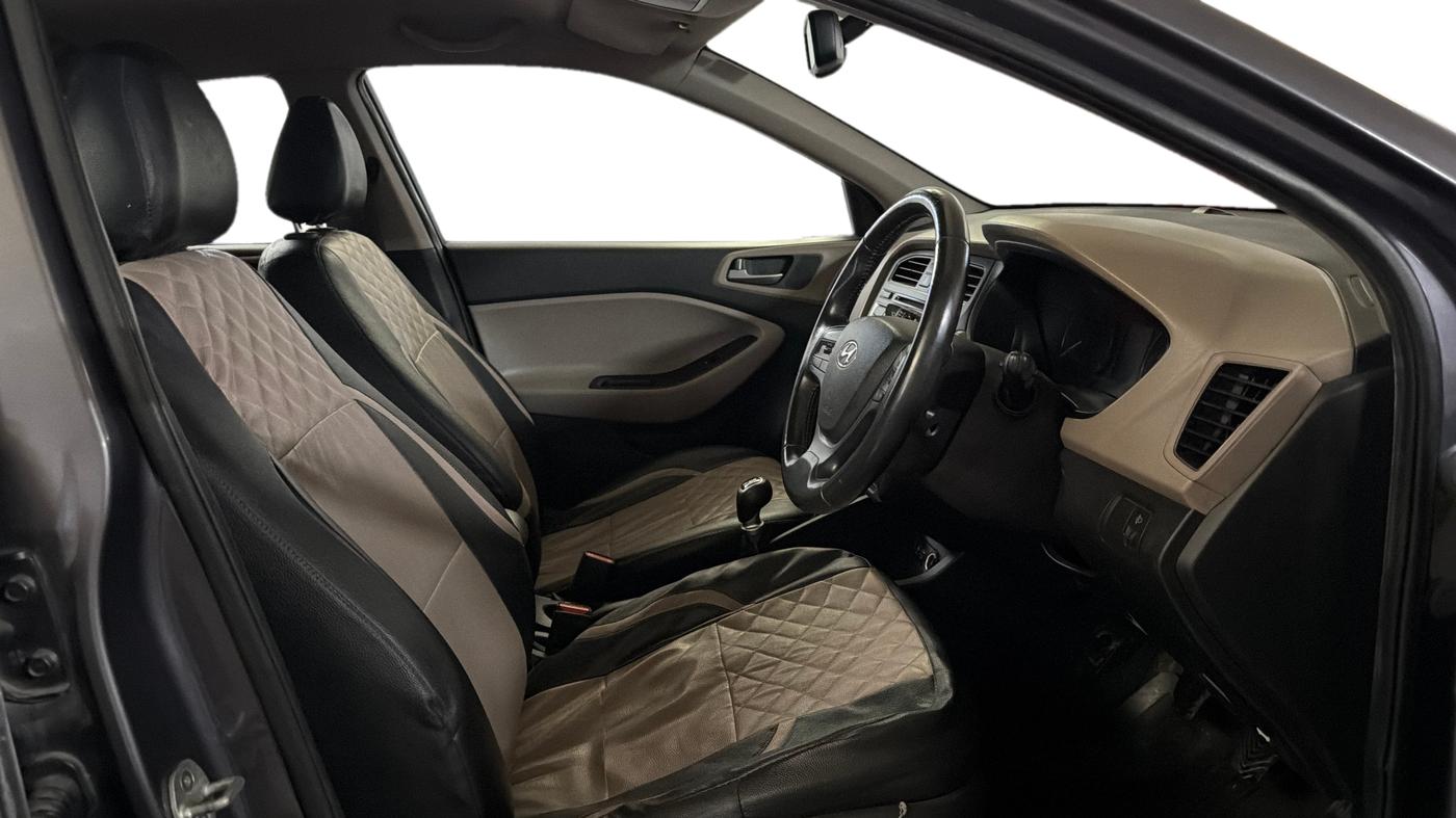 2015 Hyundai Elite i20 SPORTZ 1.2, Petrol, Manual, 42,836 km, Right Side Front Door Cabin