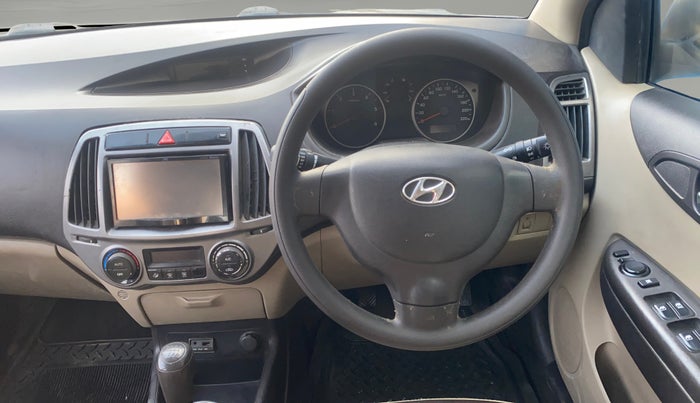 2012 Hyundai i20 MAGNA 1.4 CRDI, Diesel, Manual, 1,49,760 km, Steering Wheel Close Up