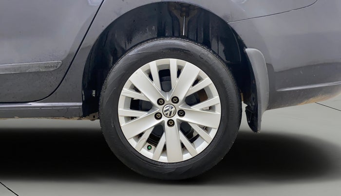 2015 Volkswagen Vento HIGHLINE PETROL AT, Petrol, Automatic, 1,03,647 km, Left Rear Wheel