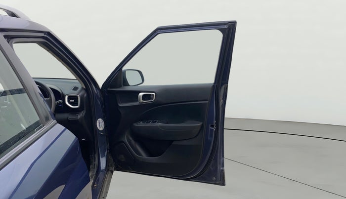 2020 Hyundai VENUE S 1.2, Petrol, Manual, 47,778 km, RHS Front Door