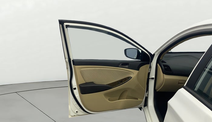 2016 Hyundai Verna 1.6 VTVT SX, Petrol, Manual, 98,255 km, LHS Front Door