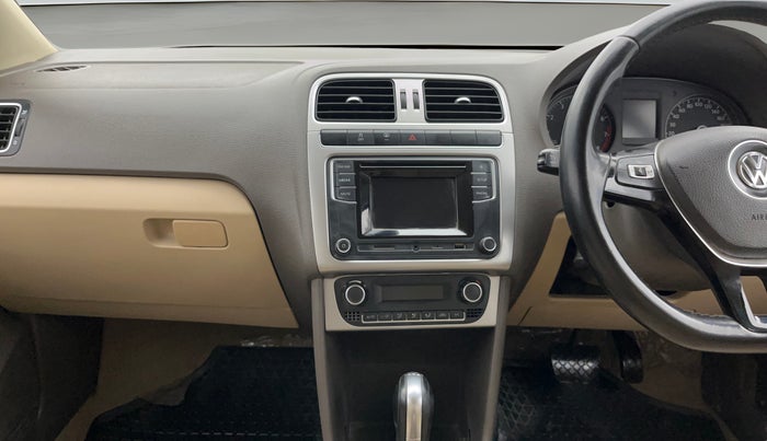 2016 Volkswagen Vento HIGHLINE PETROL AT, Petrol, Automatic, 83,011 km, Air Conditioner