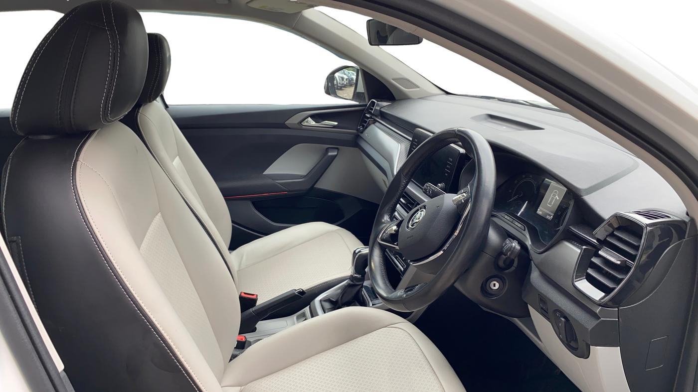 2023 Skoda KUSHAQ AMBITION 1.0L TSI AT, Petrol, Automatic, 25,209 km, Right Side Front Door Cabin