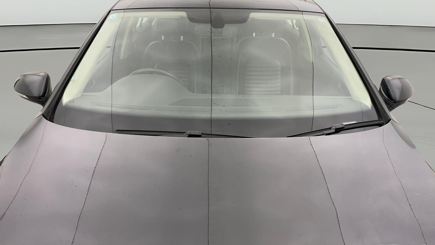 2018 Volkswagen Passat HIGHLINE DSG, Diesel, Automatic, 1,08,680 km, Front Windshield