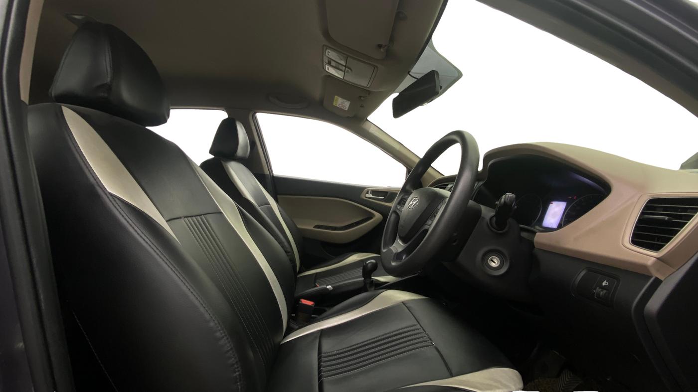 2018 Hyundai Elite i20 SPORTZ 1.2, Petrol, Manual, 52,152 km, Right Side Front Door Cabin