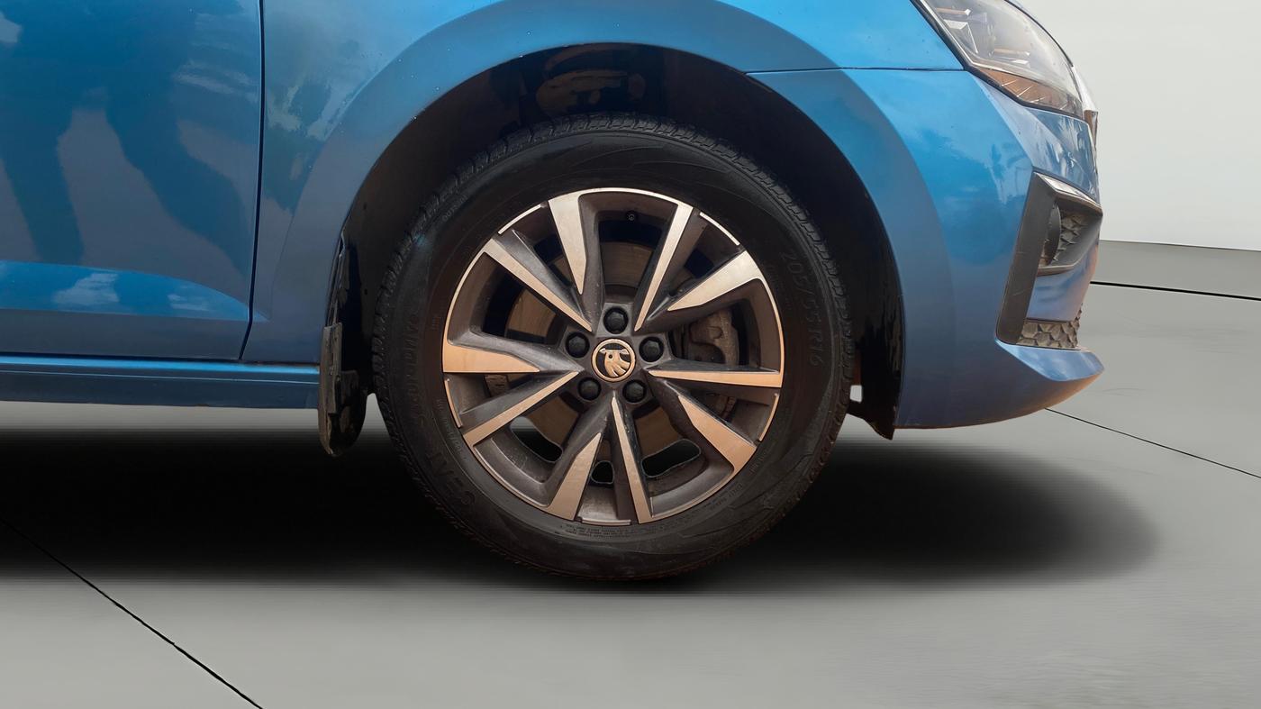 2022 Skoda SLAVIA STYLE 1.5L TSI DSG, Petrol, Automatic, 50,827 km, Right Front Wheel