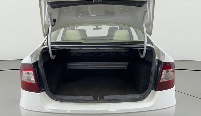 2018 Skoda Rapid STYLE 1.6 MPI AT, Petrol, Automatic, 68,232 km, Boot Open Zoomed View