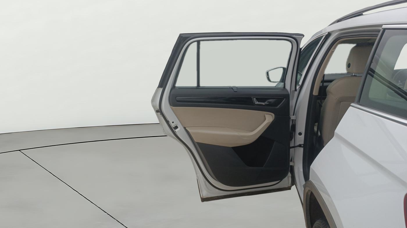 2017 Skoda Kodiaq STYLE 2.0 TDI 4X4 AT, Diesel, Automatic, 1,00,397 km, LHS Rear Door