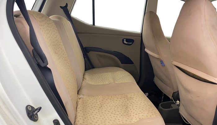 2012 Hyundai i10 MAGNA 1.1, Petrol, Manual, 1,08,130 km, Right Side Rear Door Cabin