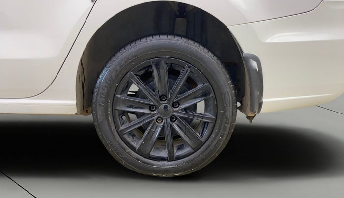 2016 Volkswagen Vento HIGHLINE PETROL AT, Petrol, Automatic, 58,985 km, Left Rear Wheel