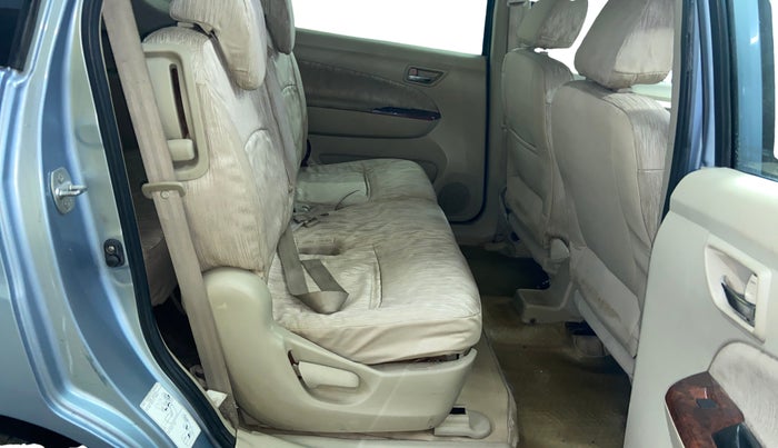 2012 Maruti Ertiga VXI, CNG, Manual, 1,21,801 km, Right Side Rear Door Cabin