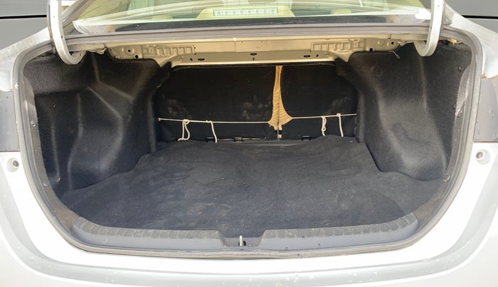 2018 Toyota YARIS V CVT, Petrol, Automatic, 59,425 km, Boot Open Zoomed View