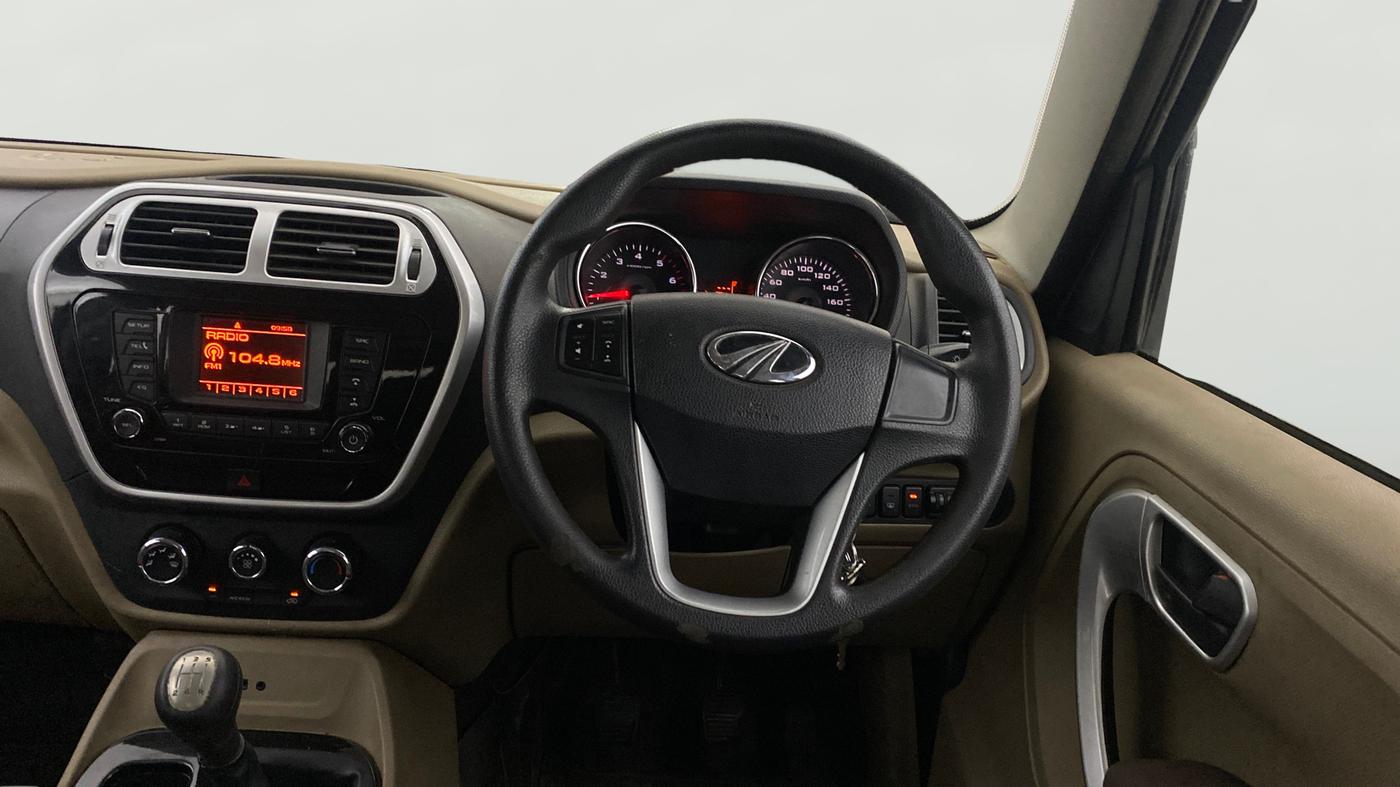 2017 Mahindra TUV300 T8, Diesel, Manual, 94,617 km, Steering Wheel Close Up