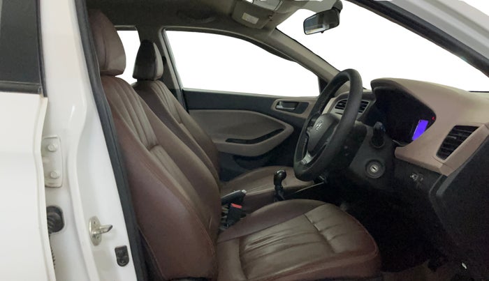 2018 Hyundai Elite i20 ASTA 1.2, CNG, Manual, 65,768 km, Right Side Front Door Cabin