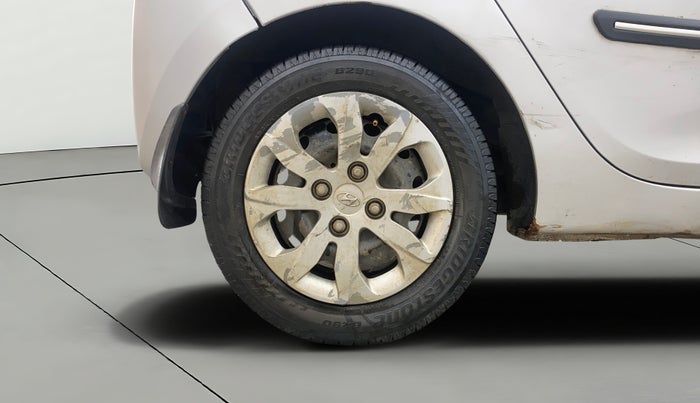 2016 Hyundai Eon MAGNA +, Petrol, Manual, 73,009 km, Right Rear Wheel