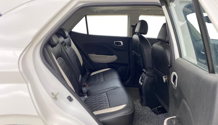 2022 Hyundai VENUE SX 1.0 (O) TURBO IMT, Petrol, Manual, 41,571 km, Right Side Rear Door Cabin