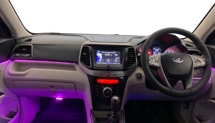 2019 Mahindra XUV300 W8 1.2 PETROL, Petrol, Manual, 83,696 km, Dashboard