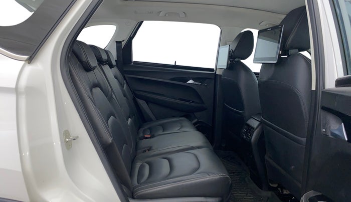 2019 MG HECTOR SHARP 1.5 DCT PETROL, Petrol, Automatic, 83,284 km, Right Side Rear Door Cabin