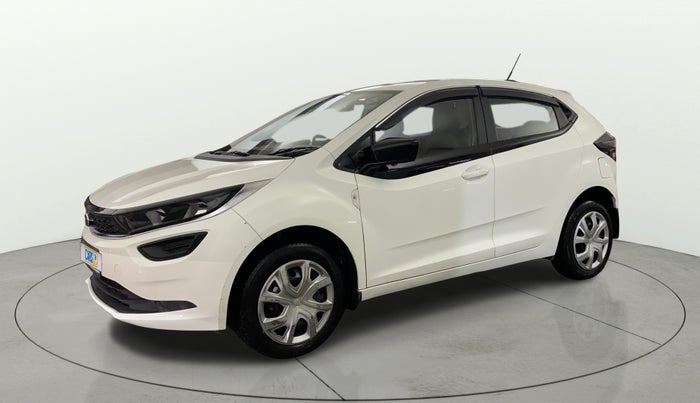2024 Tata ALTROZ XM PLUS CNG, CNG, Manual, 10,647 km, Left Front Diagonal