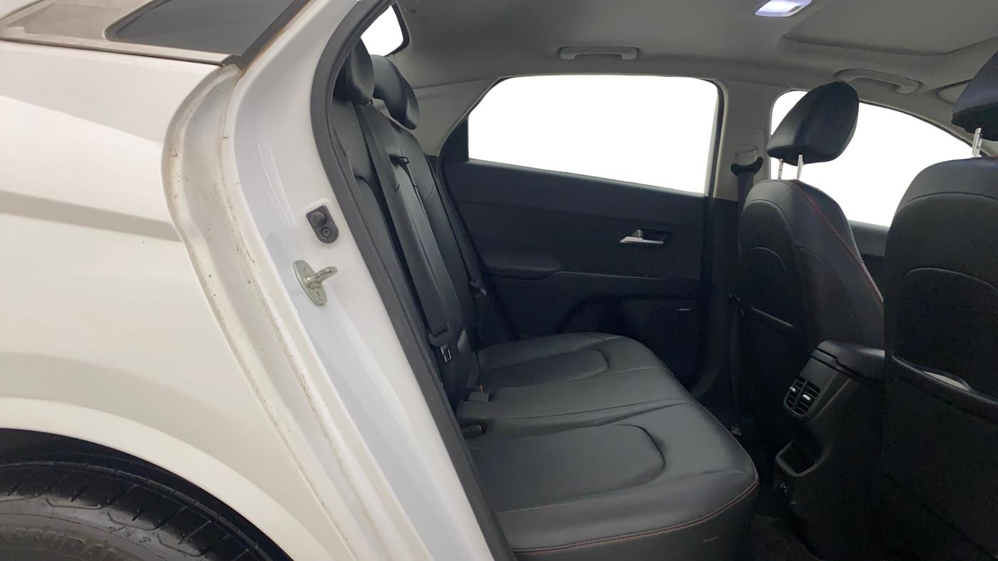 2023 Hyundai Verna SX (O) 1.5 TURBO PETROL MT, Petrol, Manual, 13,596 km, Right Side Rear Door Cabin