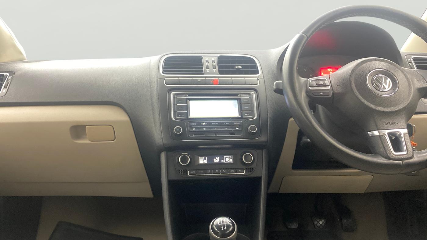 2013 Volkswagen Polo HIGHLINE1.2L, Petrol, Manual, 70,717 km, Air Conditioner