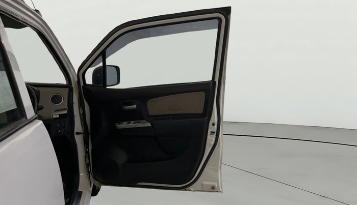 2015 Maruti Wagon R 1.0 VXI, CNG, Manual, 70,462 km, RHS Front Door